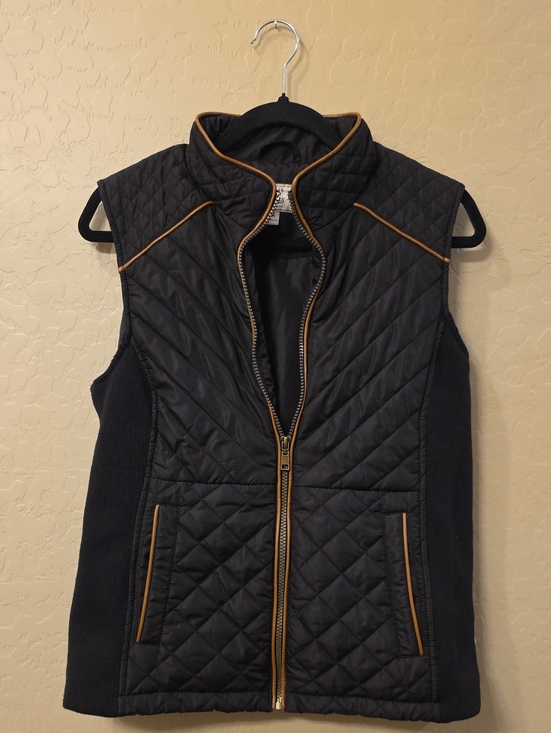 Bass Jackets & Blazers - NWOT G.H. Bass quilted Puffer Vest